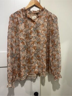 Aritzia Wilfred Floral Ruffle-Neck Blouse in Taupe and Cream